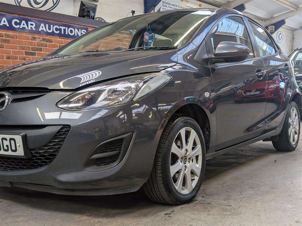 <p>2014 MAZDA 2 TS2</p>