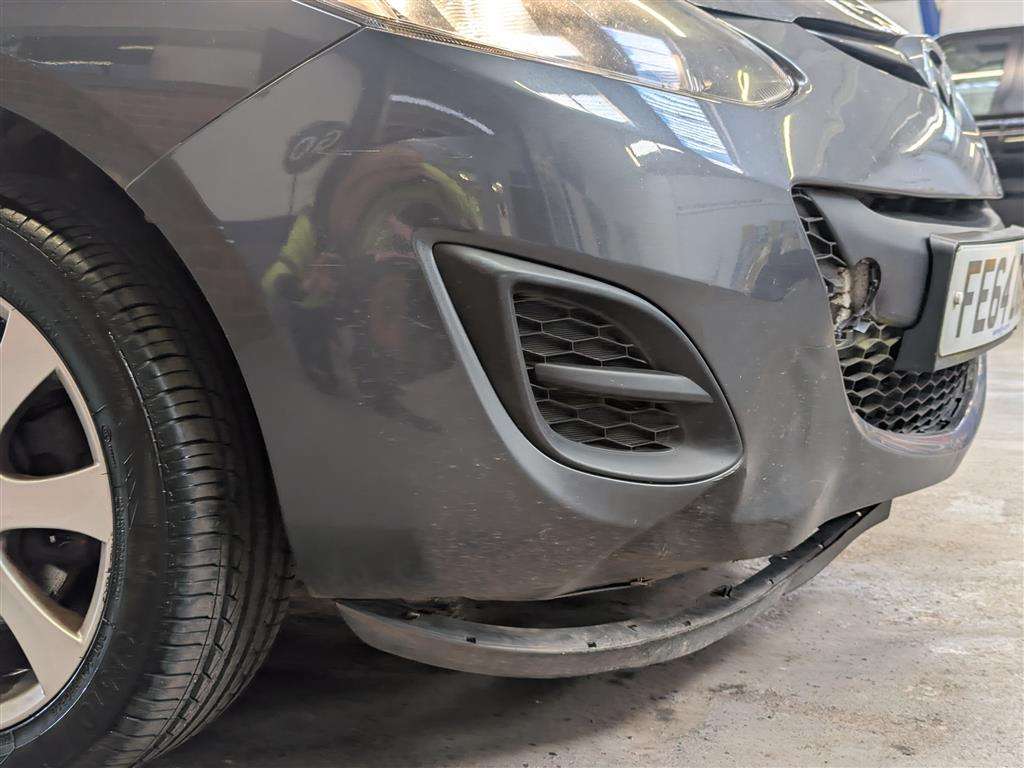 <p>2014 MAZDA 2 TS2</p>