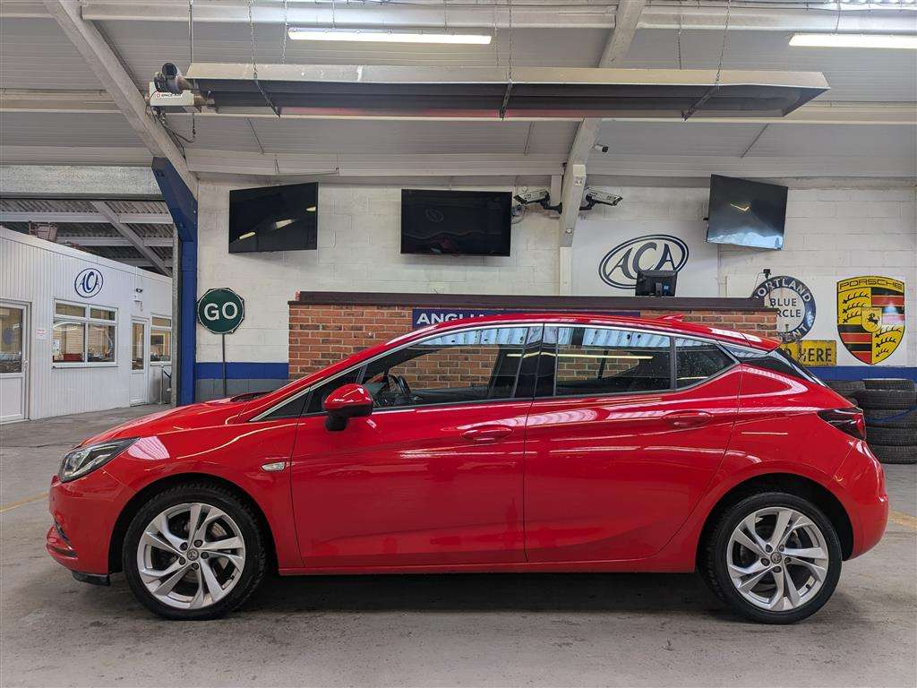<p>2016 VAUXHALL ASTRA SRI NAV CDTI S/S</p>
