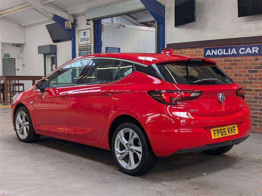 <p>2016 VAUXHALL ASTRA SRI NAV CDTI S/S</p>