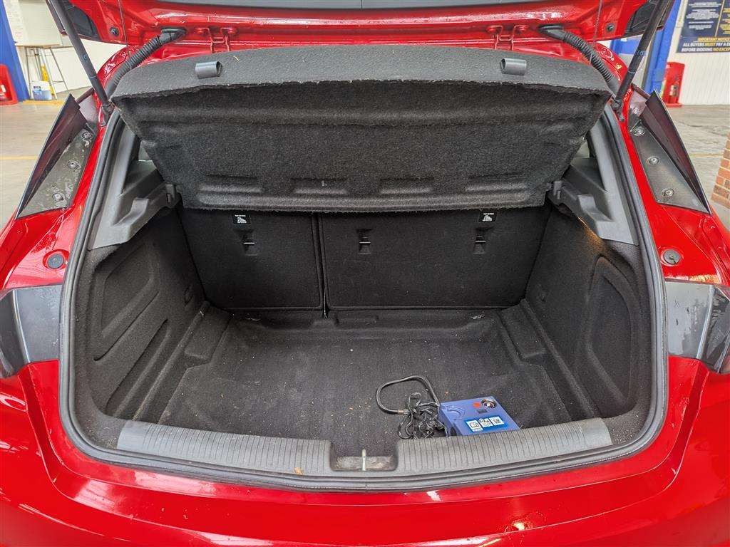 <p>2016 VAUXHALL ASTRA SRI NAV CDTI S/S</p>