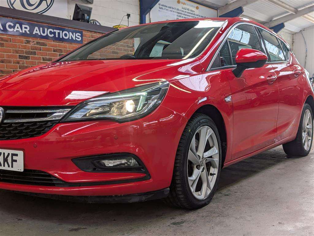 <p>2016 VAUXHALL ASTRA SRI NAV CDTI S/S</p>