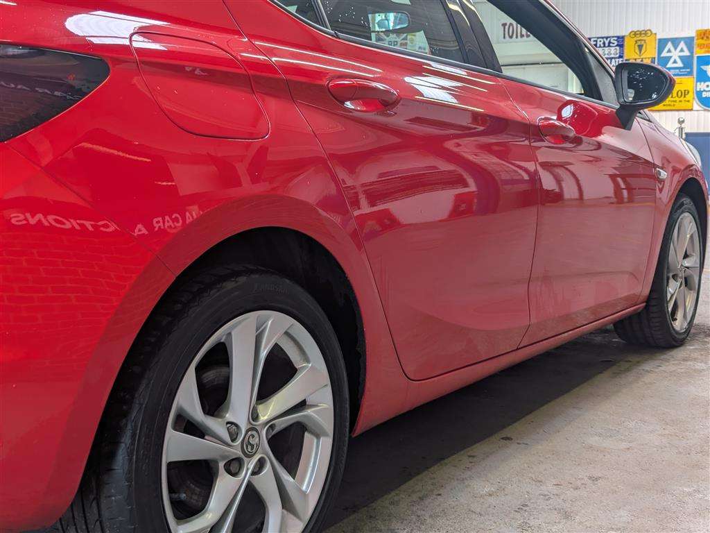 <p>2016 VAUXHALL ASTRA SRI NAV CDTI S/S</p>