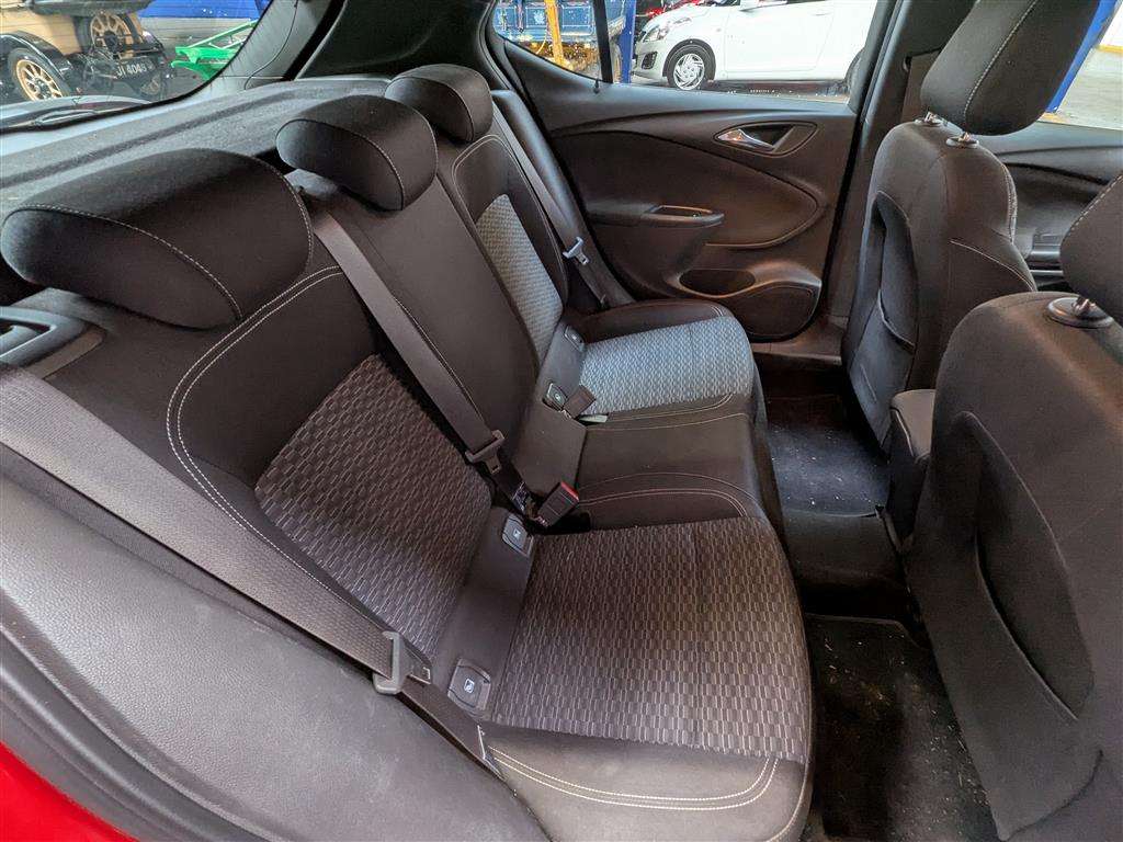 <p>2016 VAUXHALL ASTRA SRI NAV CDTI S/S</p>