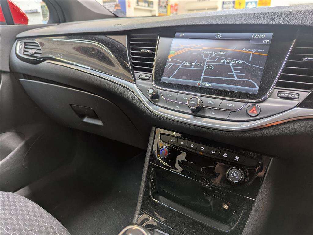 <p>2016 VAUXHALL ASTRA SRI NAV CDTI S/S</p>