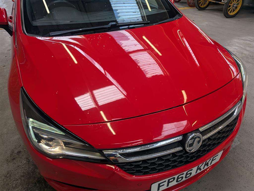 <p>2016 VAUXHALL ASTRA SRI NAV CDTI S/S</p>