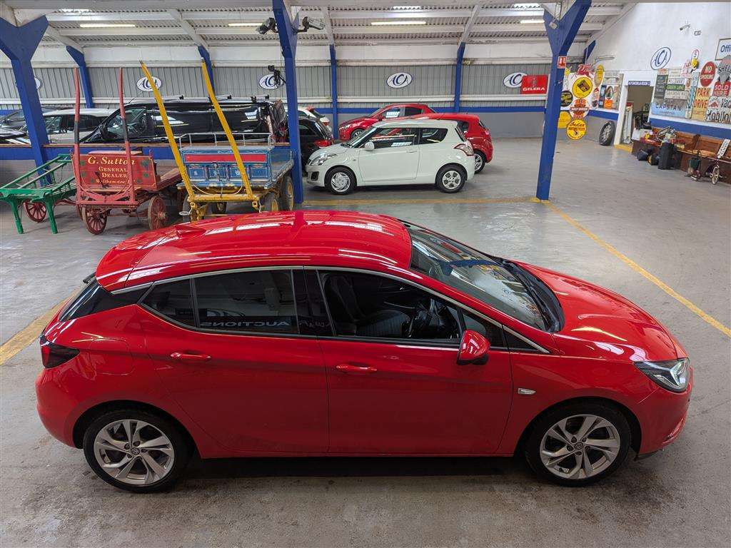 <p>2016 VAUXHALL ASTRA SRI NAV CDTI S/S</p>
