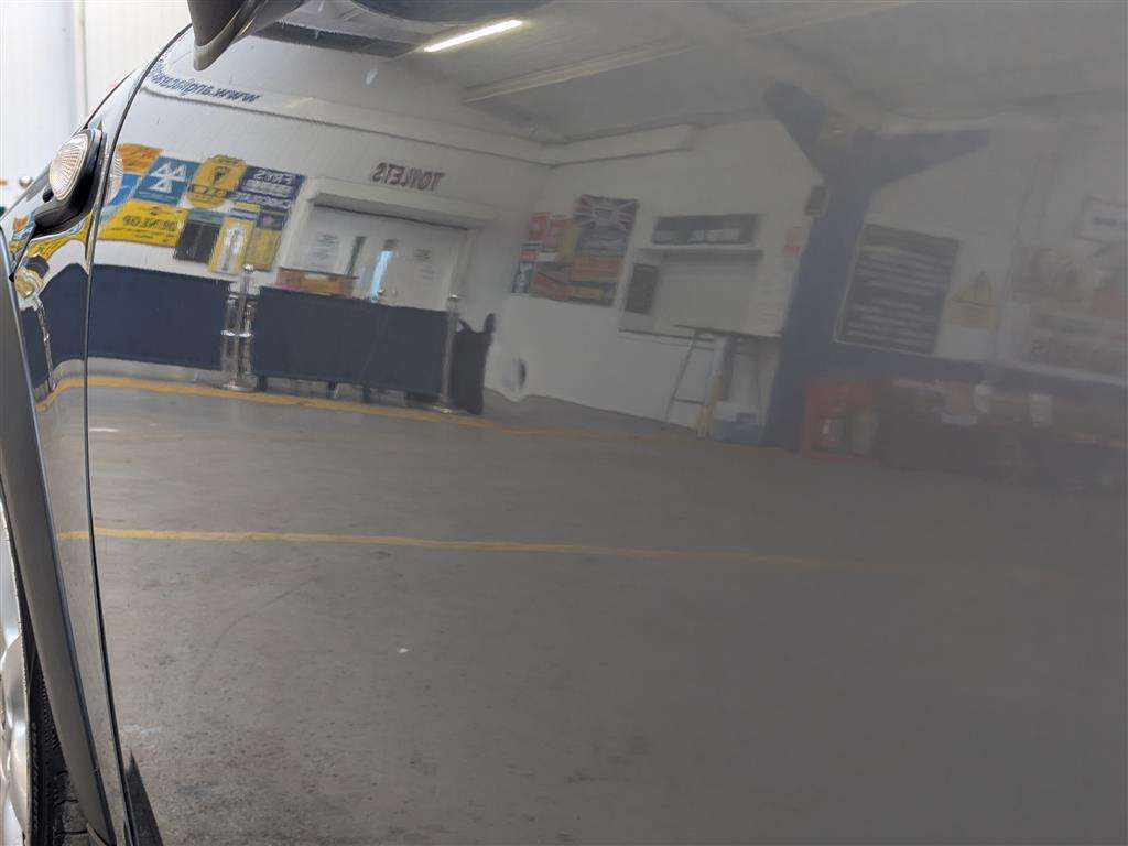 <p>2010 MINI COOPER GRAPHITE</p>