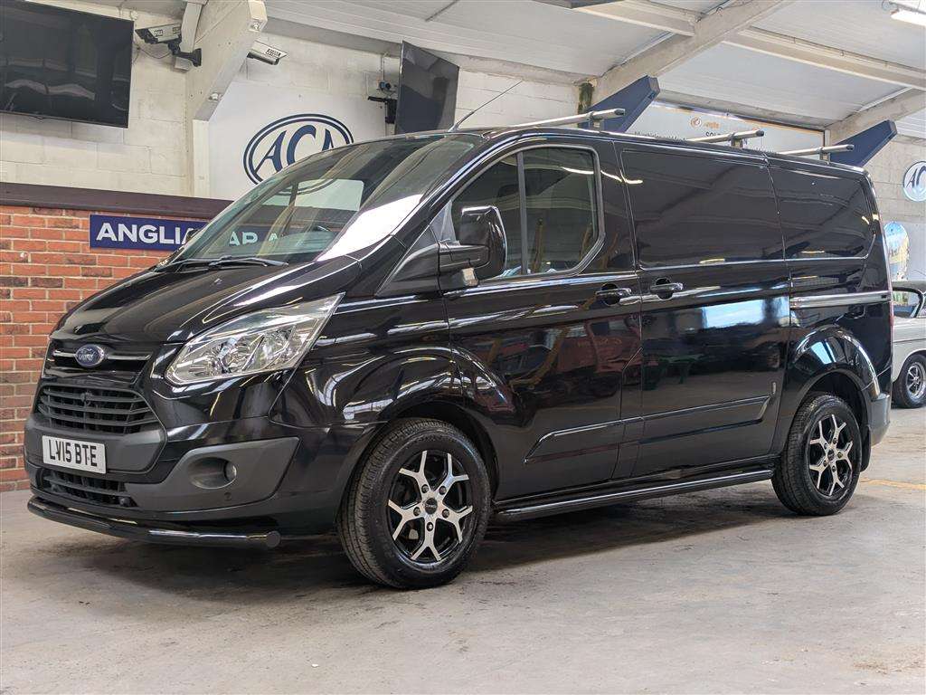 <p>2015 FORD TRANSIT CUSTOM 270 LTD E-</p>