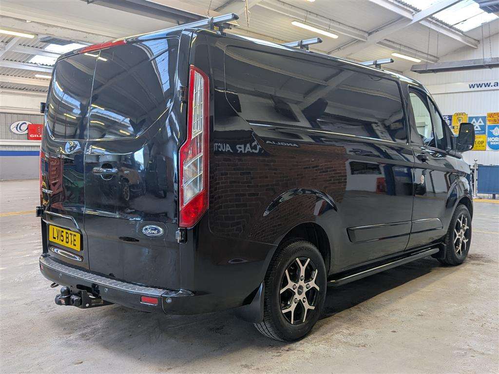 <p>2015 FORD TRANSIT CUSTOM 270 LTD E-</p>