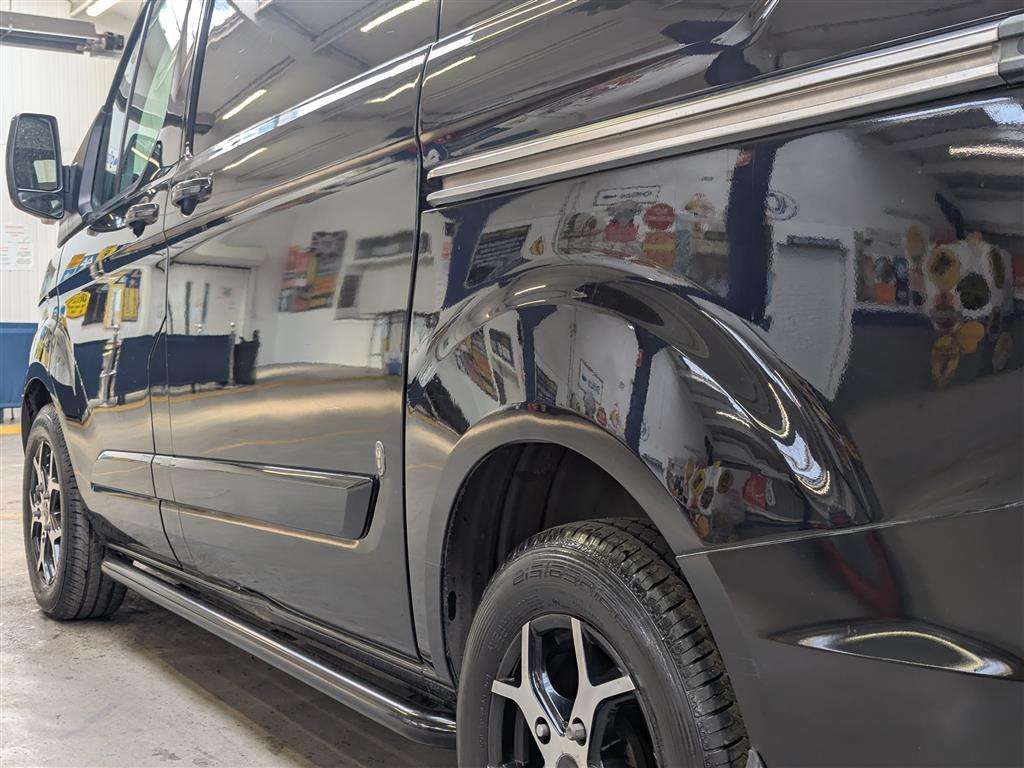 <p>2015 FORD TRANSIT CUSTOM 270 LTD E-</p>