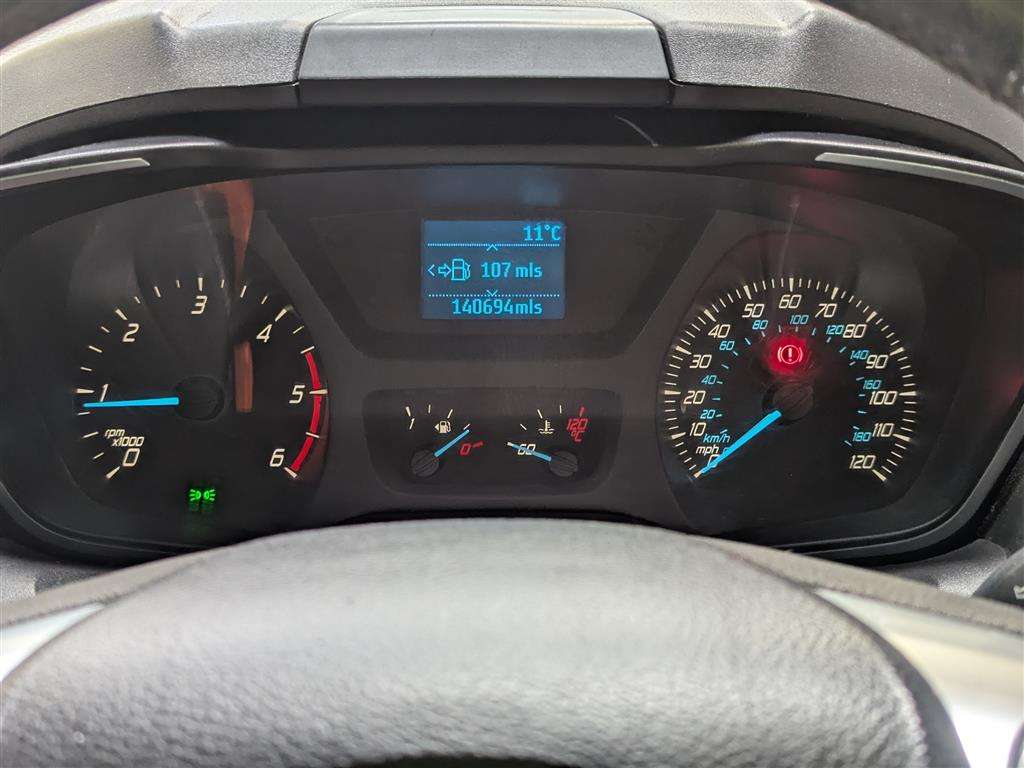 <p>2015 FORD TRANSIT CUSTOM 270 LTD E-</p>