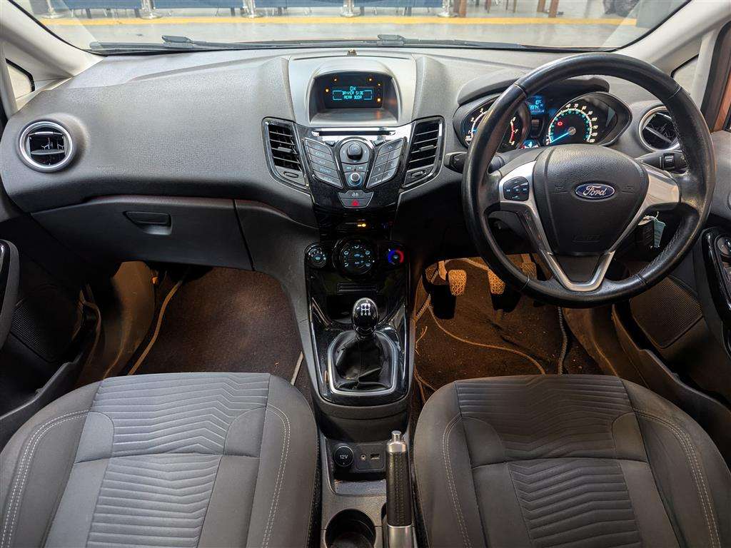 <p>2013 FORD FIESTA ZETEC</p>