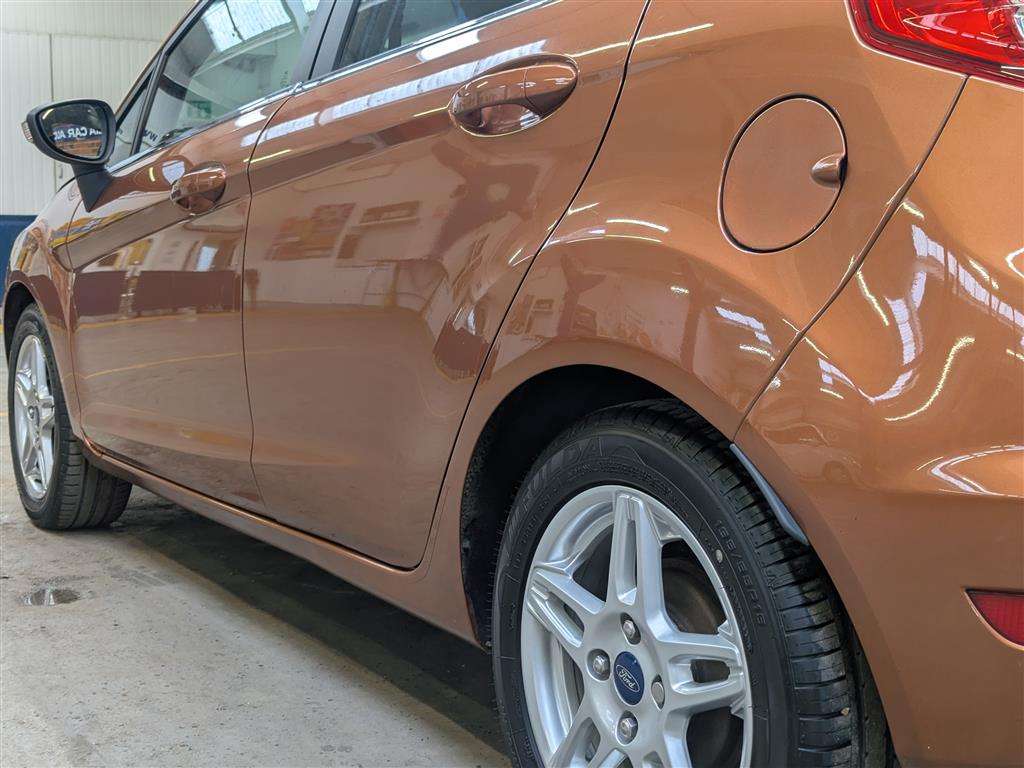 <p>2013 FORD FIESTA ZETEC</p>