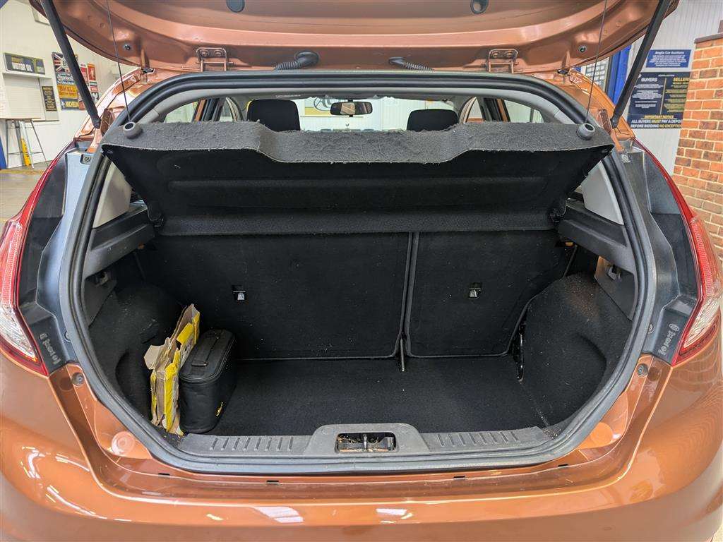 <p>2013 FORD FIESTA ZETEC</p>