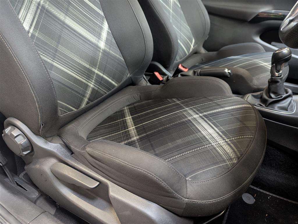 <p>2019 VAUXHALL CORSA SRI VX-LINE NAV BLA</p>