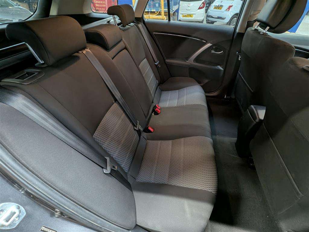 <p>2013 TOYOTA AVENSIS ICON D-4D</p>