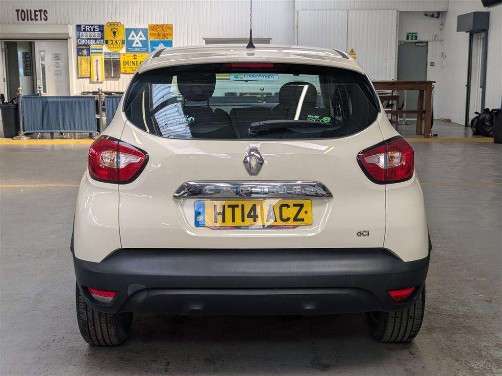 <p>2014 RENAULT CAPTURD-QUE M-NAV ENERGY</p>