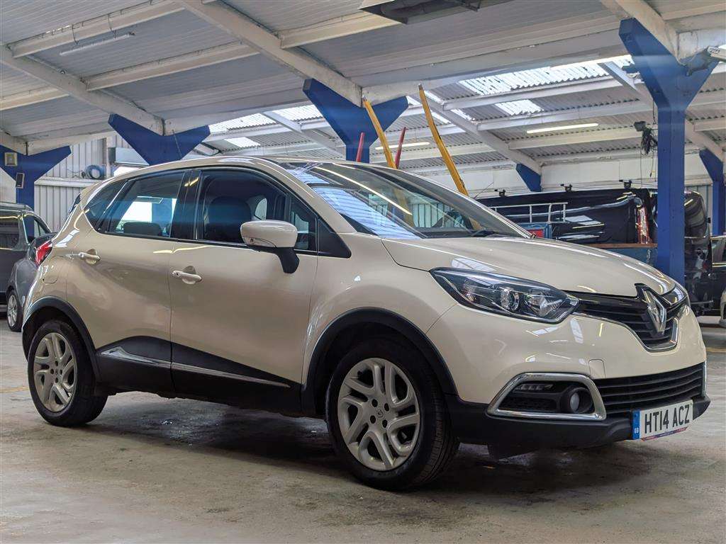 <p>2014 RENAULT CAPTURD-QUE M-NAV ENERGY</p>