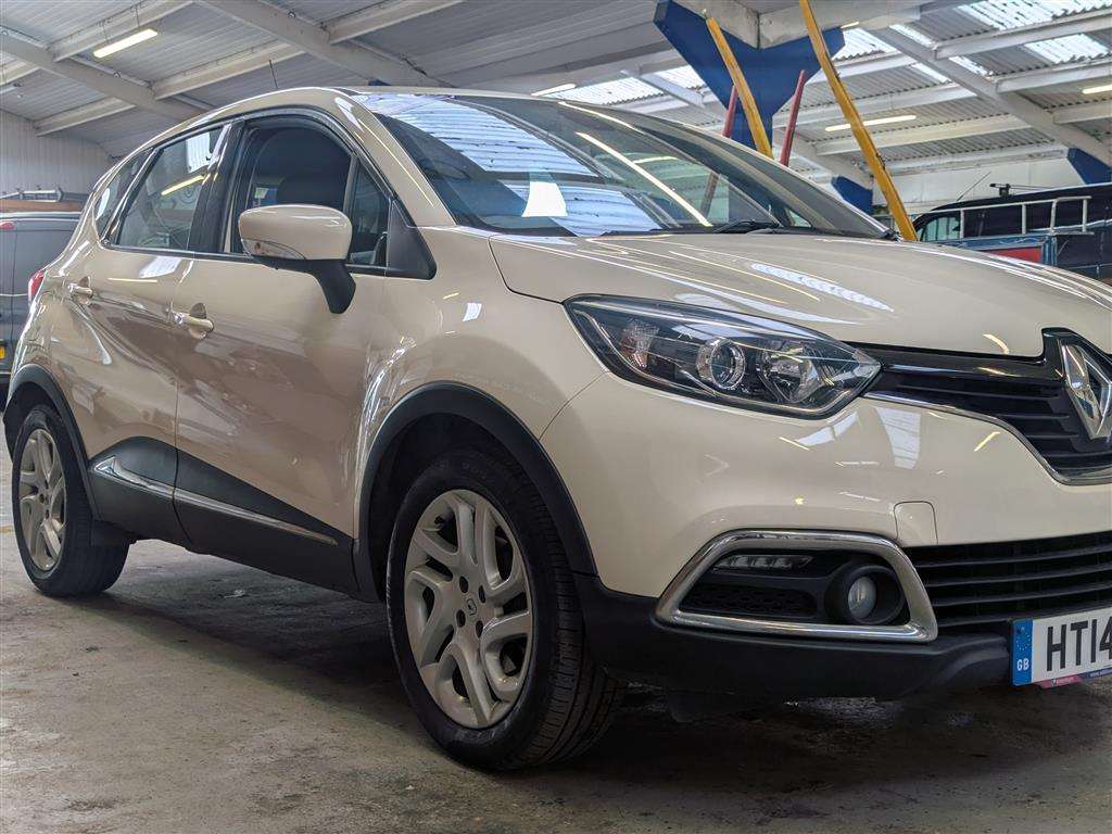 <p>2014 RENAULT CAPTURD-QUE M-NAV ENERGY</p>