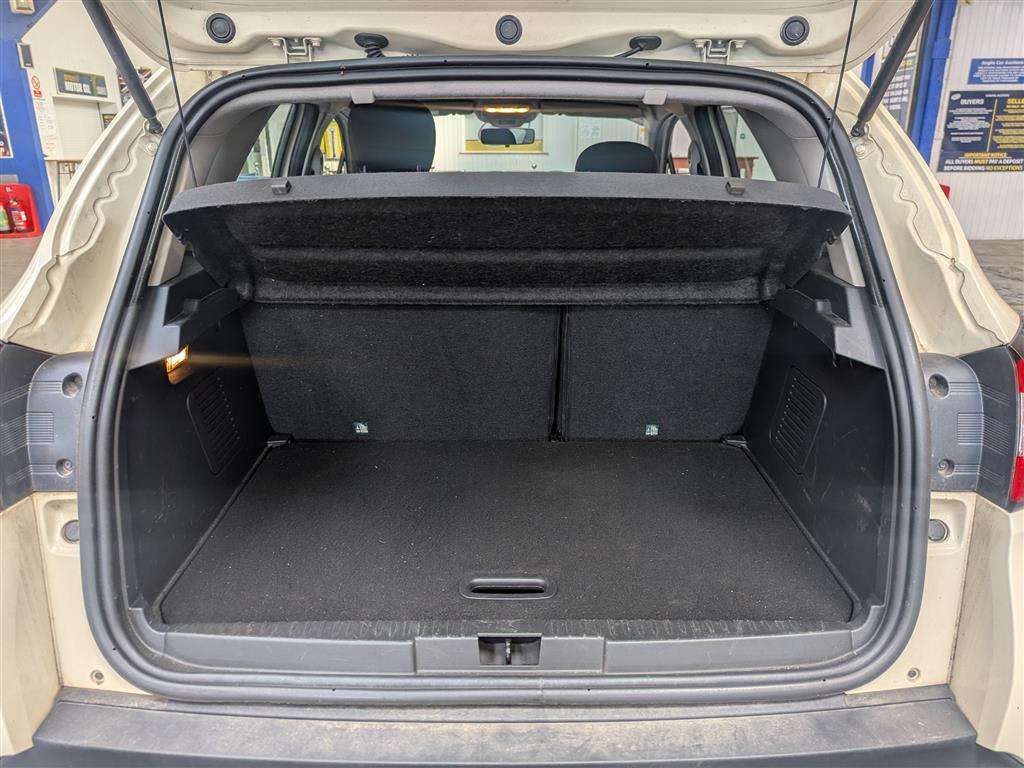 <p>2014 RENAULT CAPTURD-QUE M-NAV ENERGY</p>