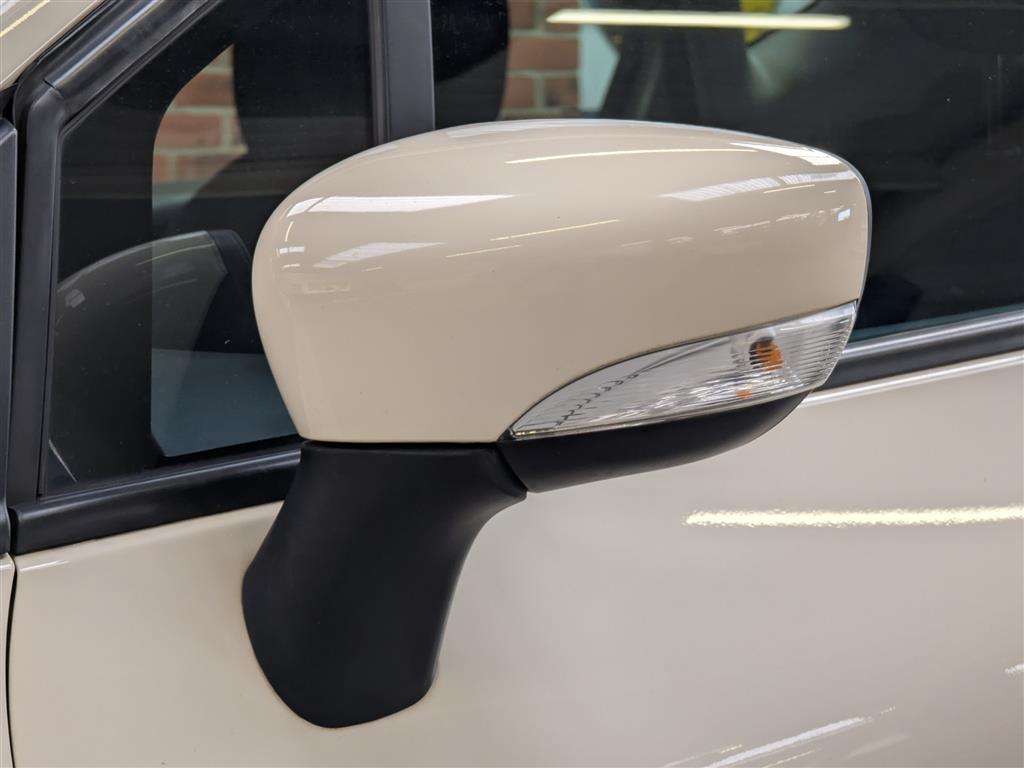 <p>2014 RENAULT CAPTURD-QUE M-NAV ENERGY</p>