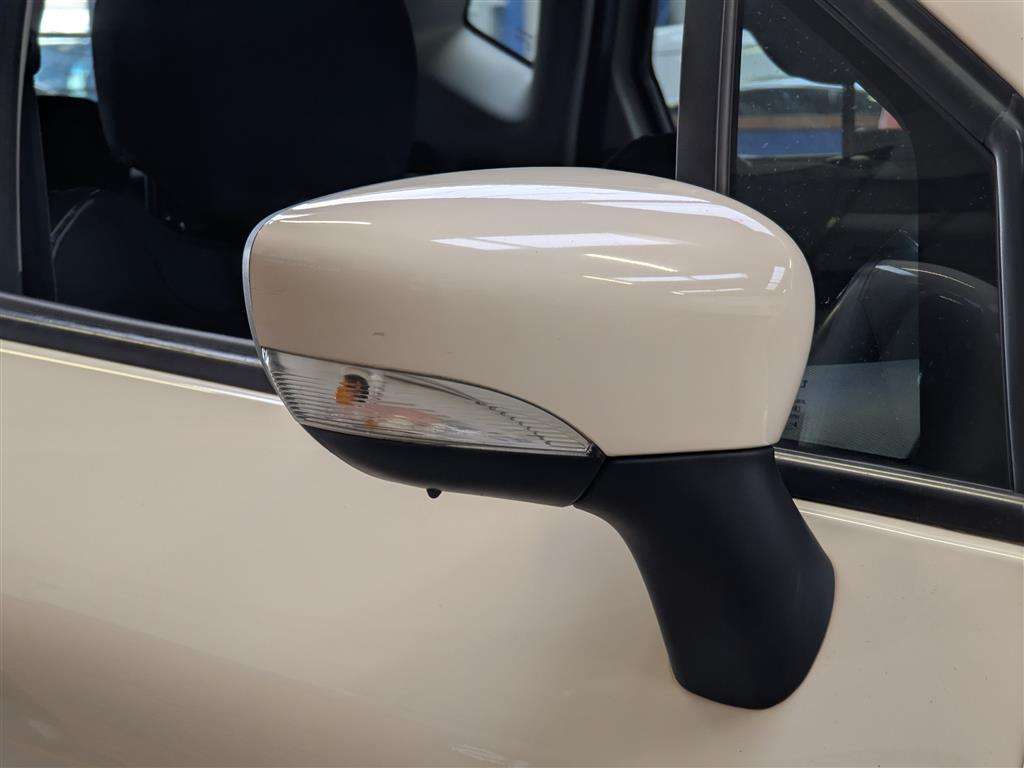 <p>2014 RENAULT CAPTURD-QUE M-NAV ENERGY</p>