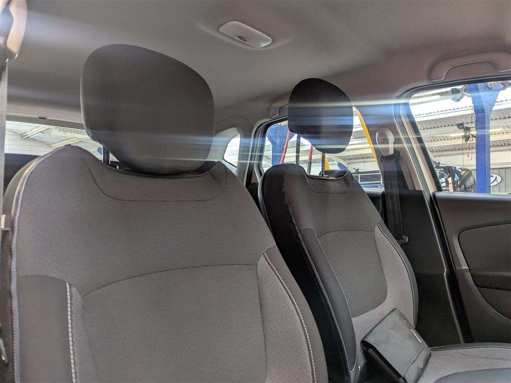 <p>2014 RENAULT CAPTURD-QUE M-NAV ENERGY</p>