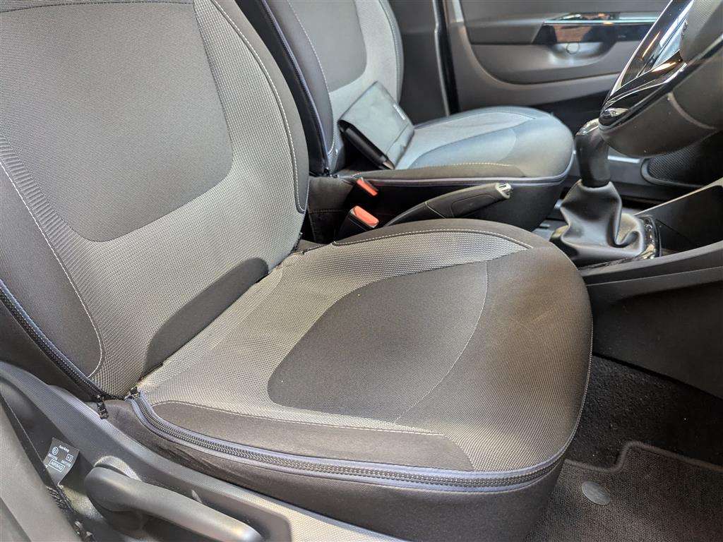 <p>2014 RENAULT CAPTURD-QUE M-NAV ENERGY</p>