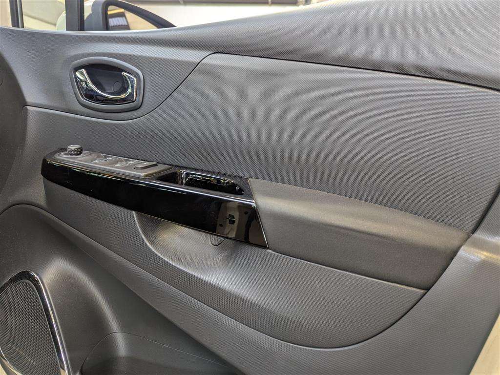 <p>2014 RENAULT CAPTURD-QUE M-NAV ENERGY</p>