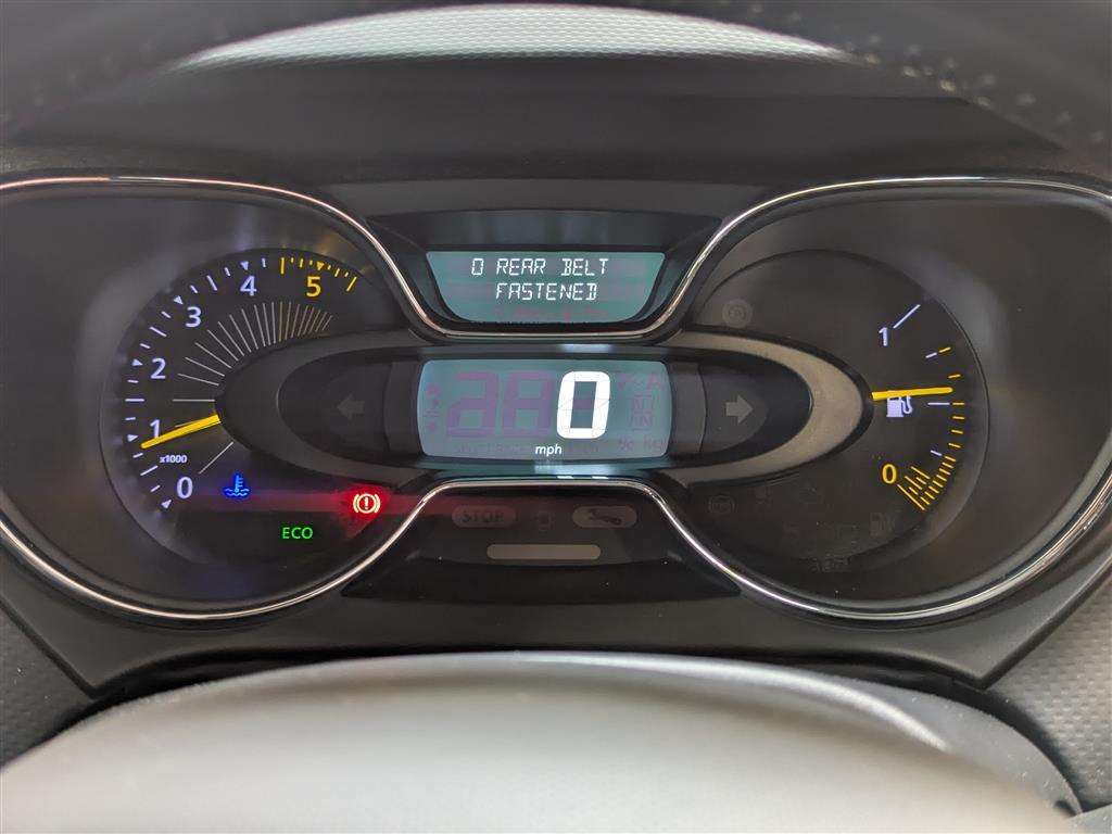 <p>2014 RENAULT CAPTURD-QUE M-NAV ENERGY</p>