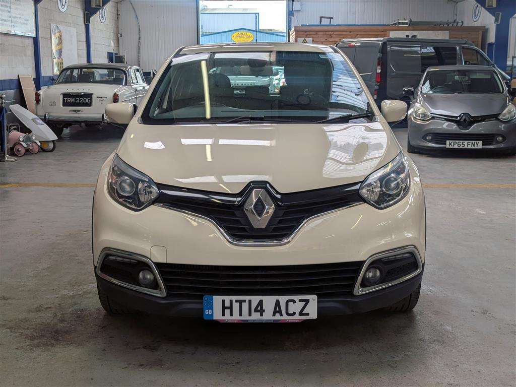 <p>2014 RENAULT CAPTURD-QUE M-NAV ENERGY</p>