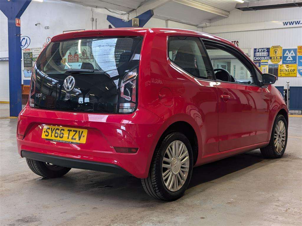 <p>2016 VOLKSWAGEN MOVE UP</p>