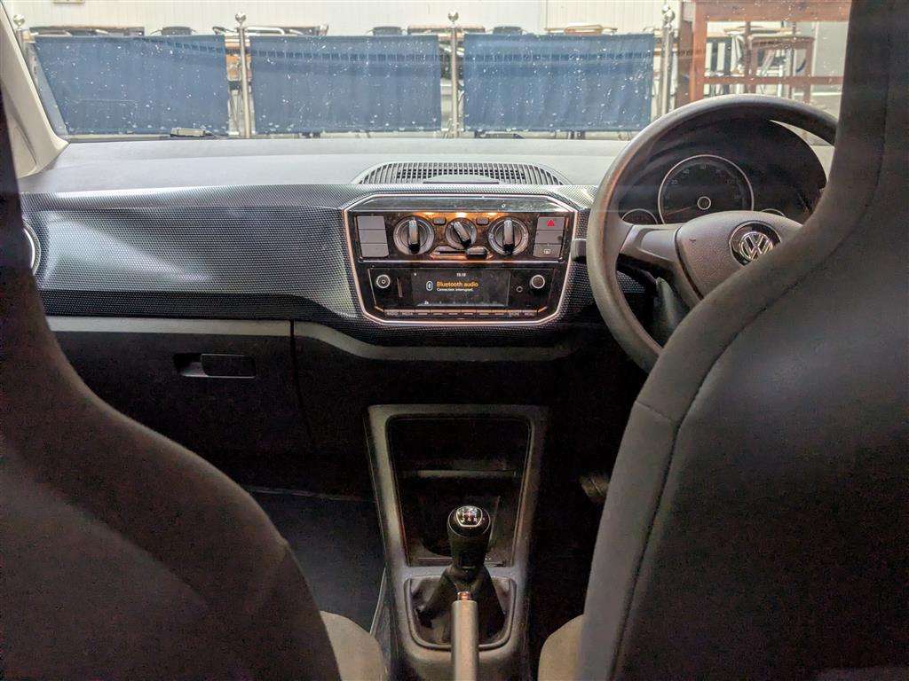 <p>2016 VOLKSWAGEN MOVE UP</p>