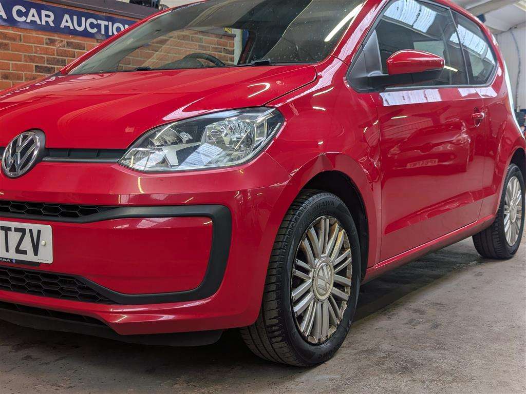 <p>2016 VOLKSWAGEN MOVE UP</p>