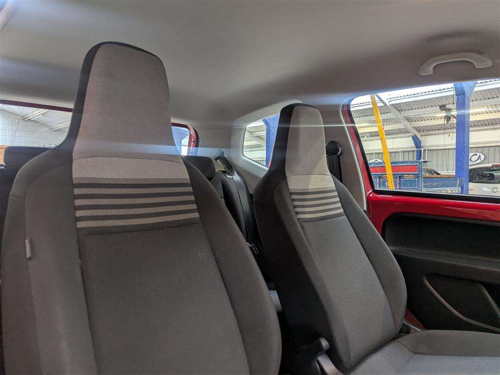 <p>2016 VOLKSWAGEN MOVE UP</p>