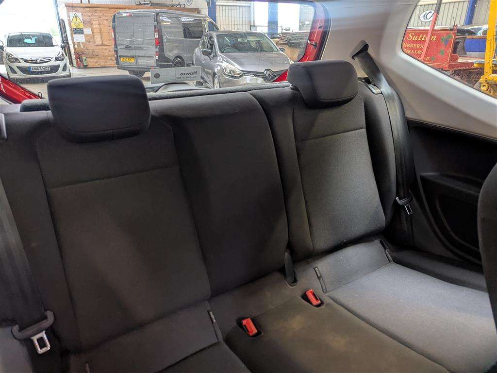 <p>2016 VOLKSWAGEN MOVE UP</p>