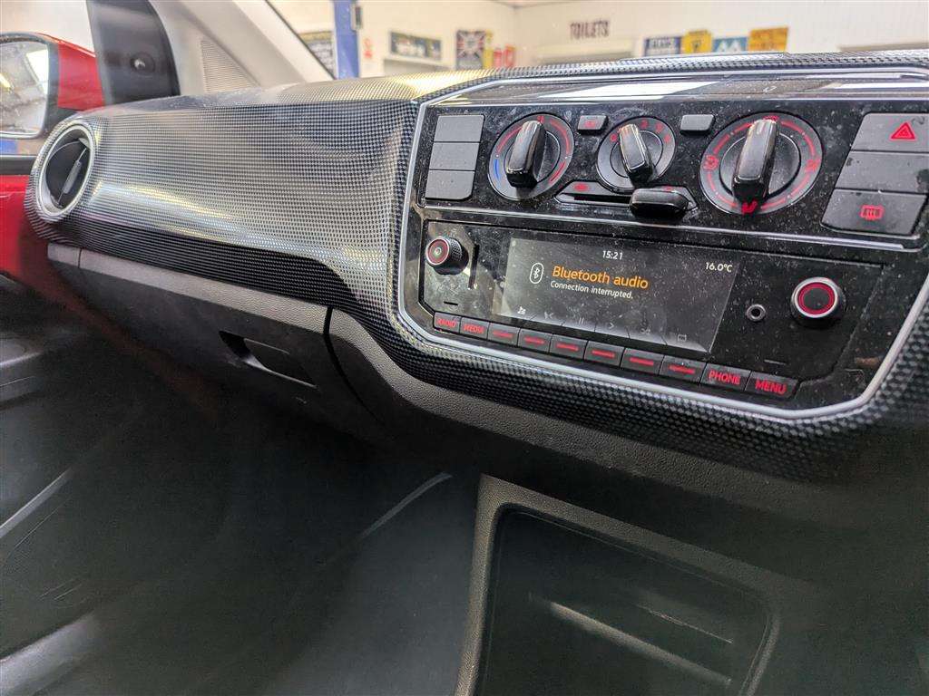 <p>2016 VOLKSWAGEN MOVE UP</p>