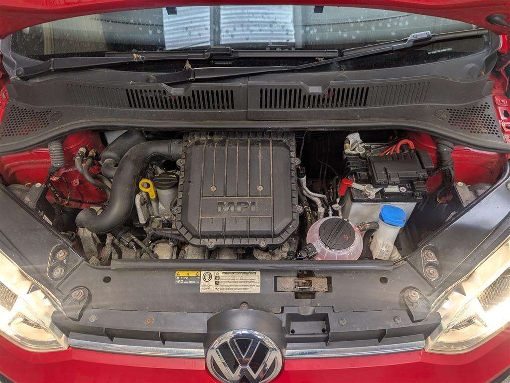 <p>2016 VOLKSWAGEN MOVE UP</p>