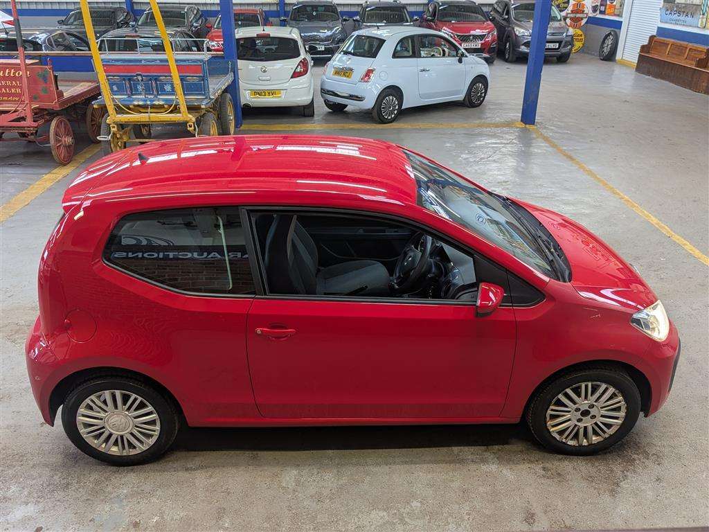 <p>2016 VOLKSWAGEN MOVE UP</p>