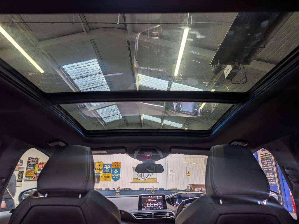 <p>2019 PEUGEOT 3008 GT LINE PREM P-TECH</p>