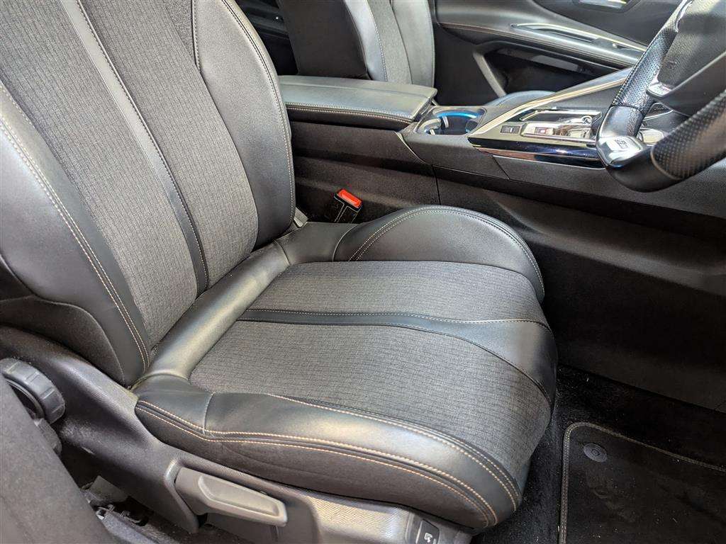 <p>2019 PEUGEOT 3008 GT LINE PREM P-TECH</p>