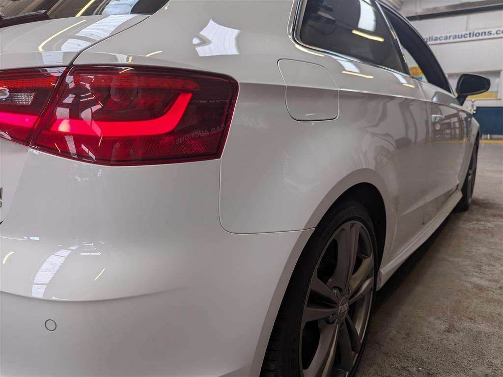 <p>2014 AUDI A3 S LINE TDI QUATTRO S-A</p>