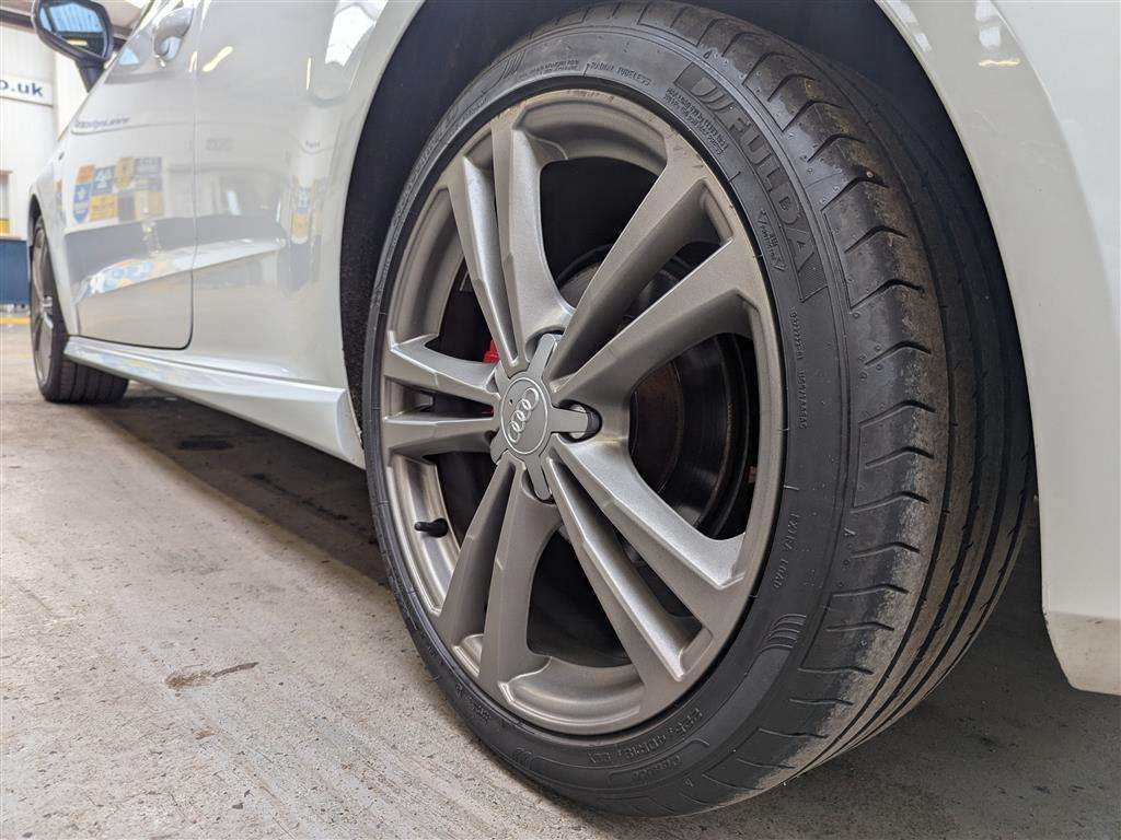 <p>2014 AUDI A3 S LINE TDI QUATTRO S-A</p>