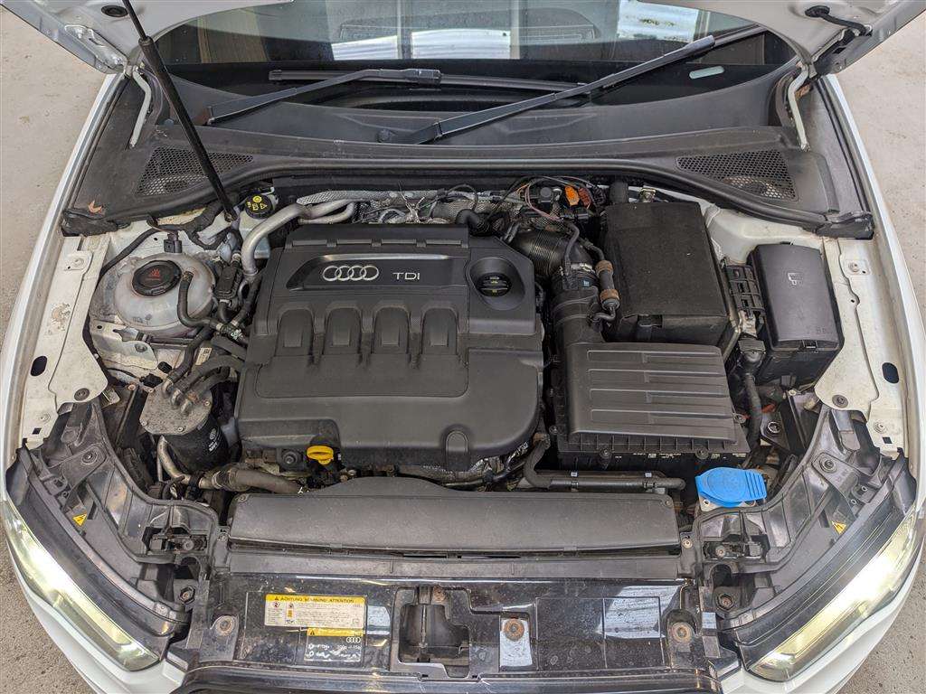 <p>2014 AUDI A3 S LINE TDI QUATTRO S-A</p>