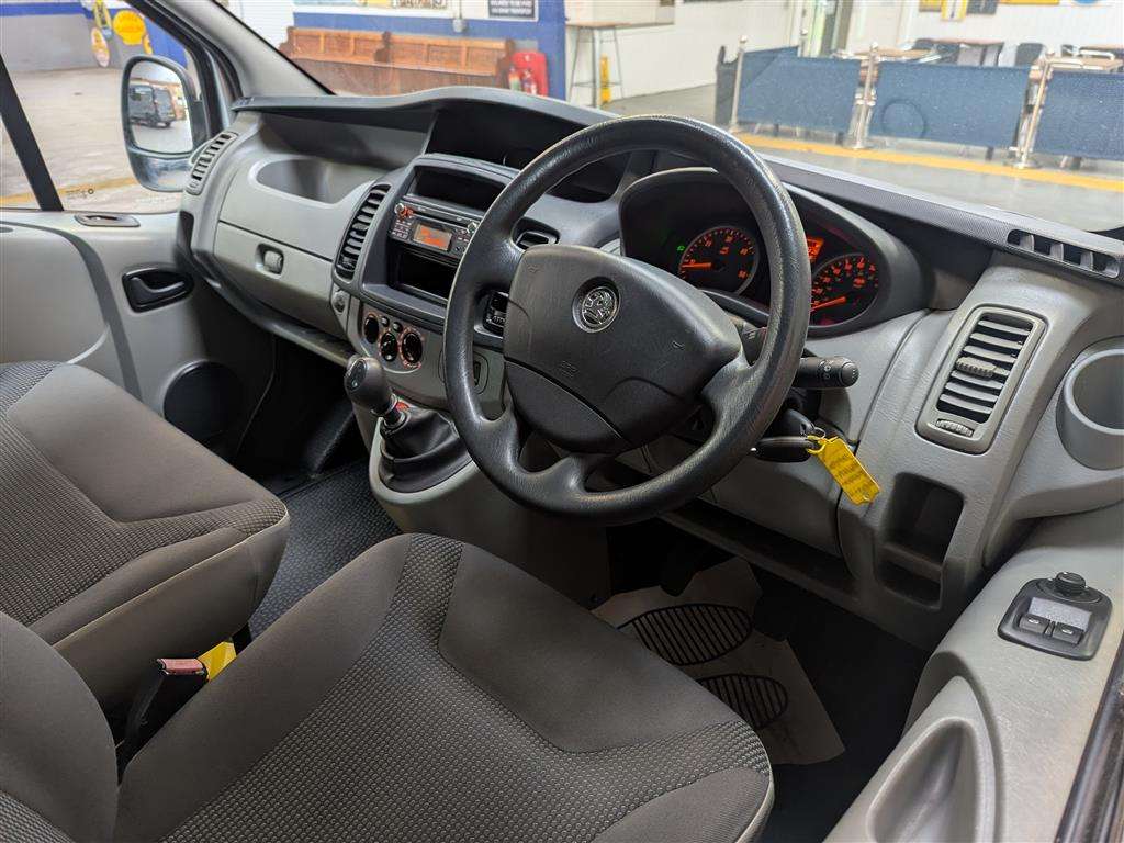 <p>2013 VAUXHALL VIVARO 2900 COMBI CDTI SW W.A.V.</p>