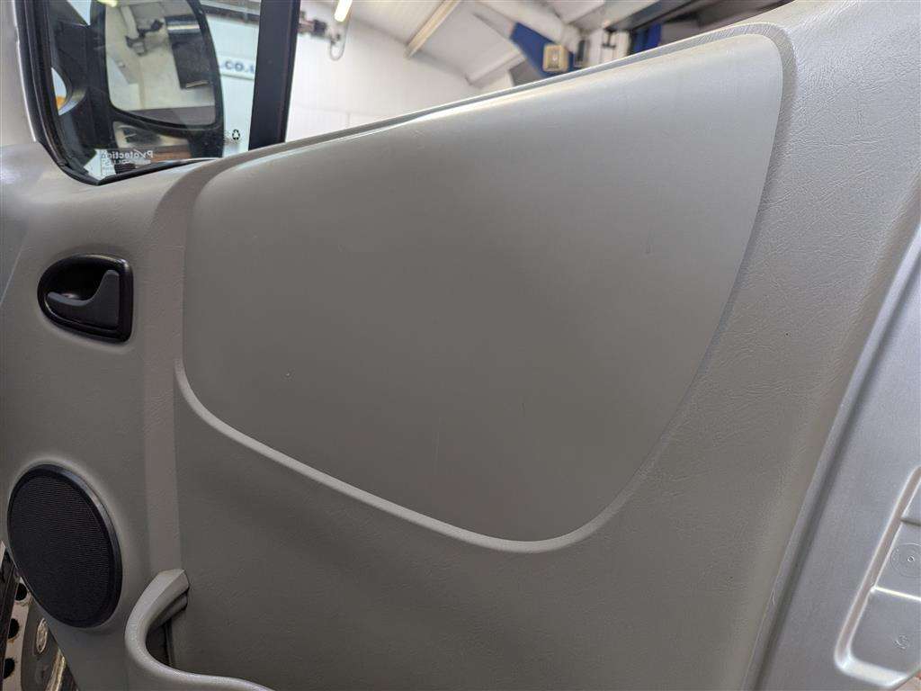 <p>2013 VAUXHALL VIVARO 2900 COMBI CDTI SW W.A.V.</p>