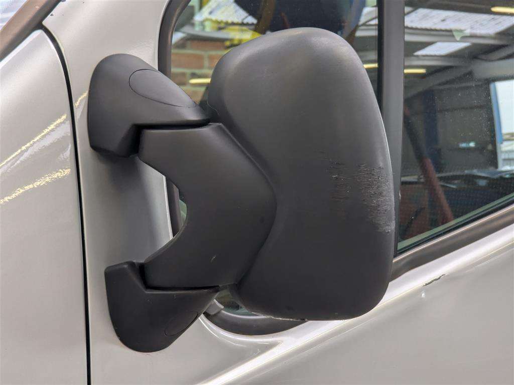 <p>2013 VAUXHALL VIVARO 2900 COMBI CDTI SW W.A.V.</p>