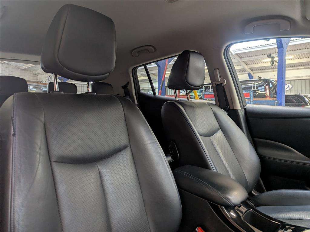<p>2017 NISSAN LEAF TEKNA 24KWH</p>