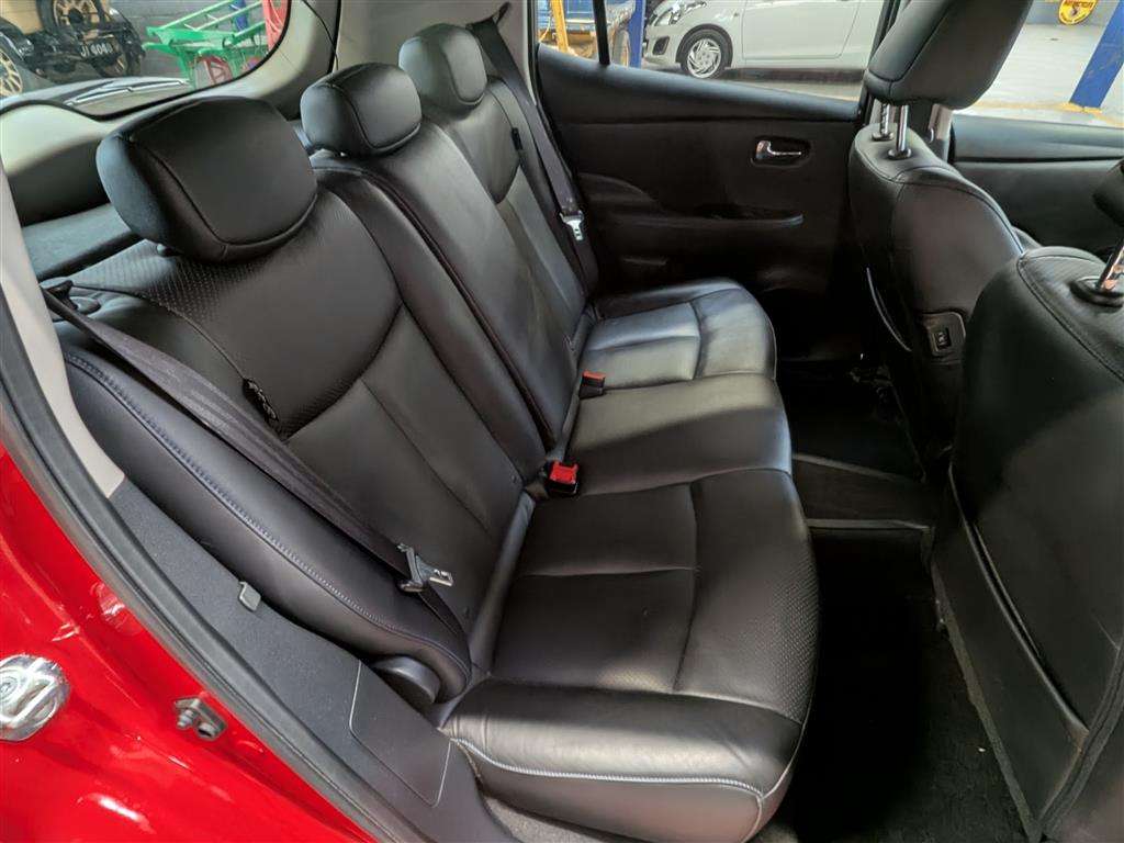 <p>2017 NISSAN LEAF TEKNA 24KWH</p>